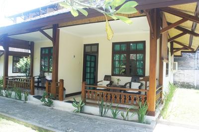 Batu Bolong Cottages