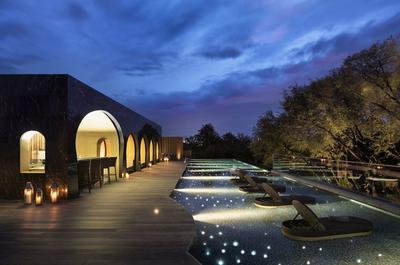 Cross Chiang Mai Riverside