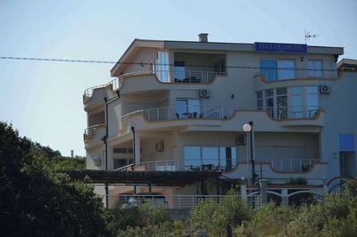 Belvedere Apartments with Seaview