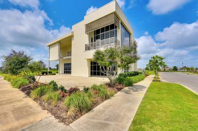 Modern Lake Charles Condo w/ Balcony: 7 Mi to Dtwn