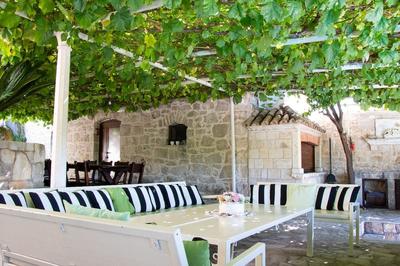 Three Holiday Homes - H2 Wood