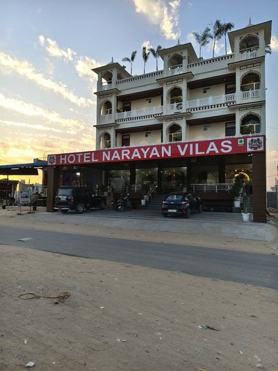 HOTEL NARAYAN VILAS