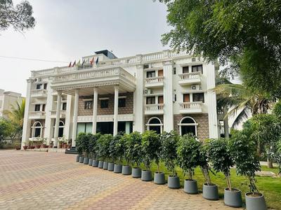 Hotel Kailas Residency By Knight Hotel