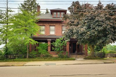 2 Mi to Lake Erie: Spacious Retreat Near Cafes!