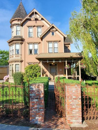 The Adams Pragge House