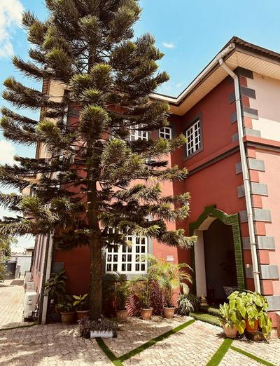 BATES GARDEN GUEST HOUSE