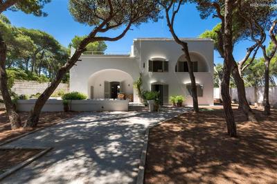 1675 Masseria Villa in Torre Specchia Ruggeri