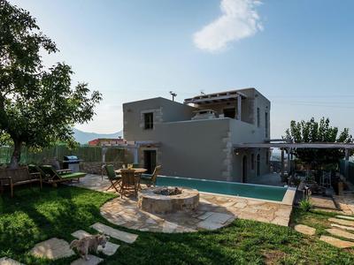 Traditional Stone Built Villa With Private Pool Near Tavern & the Beach