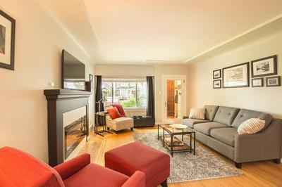 438 West 21st Beautiful 3 Bdrm Newly Reno d Home Cambie Area