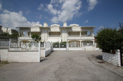 El Dorado Villas