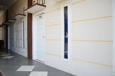 OYO 2202 Delima Guest House Syariah