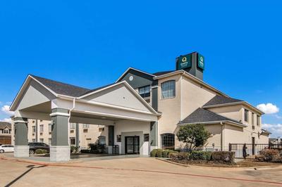Quality Inn & Suites  Fort Worth - Fossil Creek