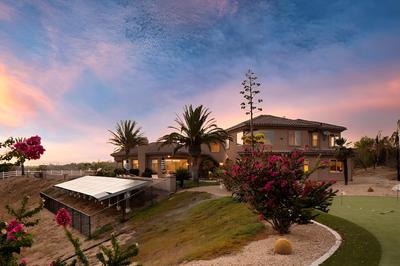 Sangiovese By Avantstay Spectacular Estate w/ Pool, Hot Tub & Putting Green