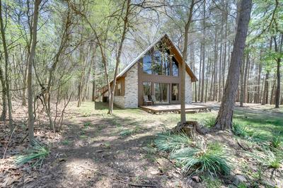 Cabin w/ Private Hot Tub: 2 Mi to Broken Bow Lake!