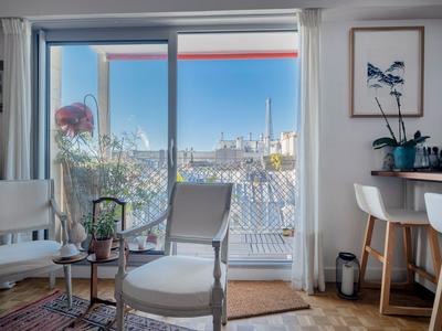 Eiffel Tower Design Residence