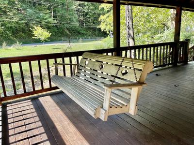 Willow Creek 2 Bedroom Cabin by RedAwning