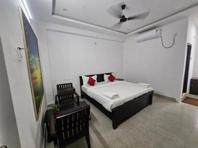 HOTEL VANAMALI