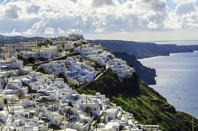 Morfes Luxury Suites by Caldera Houses