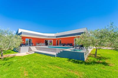 Modern Villa With Pool and Terrace