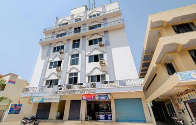 OYO 40720 Hotel Srs Regency