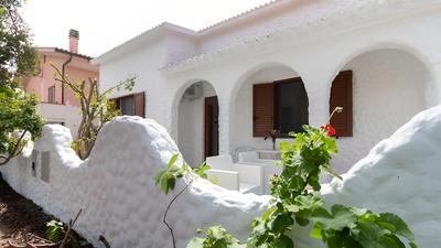 Sandy House in Mandriola