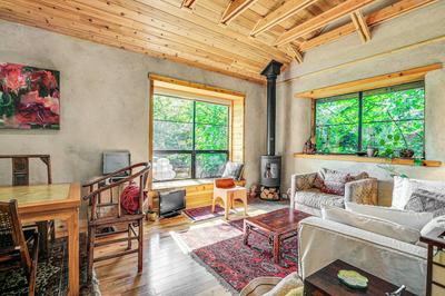 Unique & Serene Retreat, 7 Mi to Downtown Portland