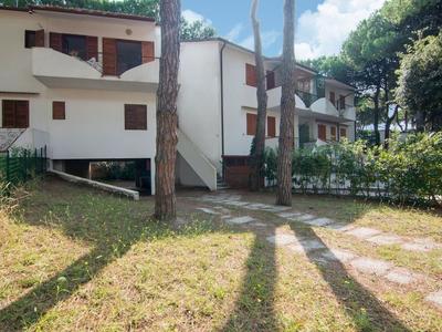 Expansive Apartment in Rosolina Mare near Beach