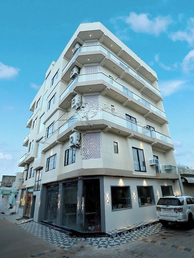Geetanjali Hotel and Suites