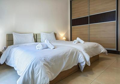 Oyster Athens Urban Shell in Koukaki