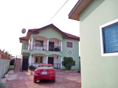 Ronna apartments at Lakeside Estates