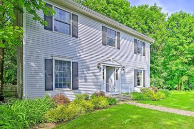 Walk to Dining: Downtown Lenox Guest House!