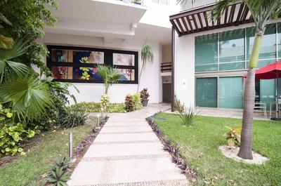 Luxury Condo Boutique