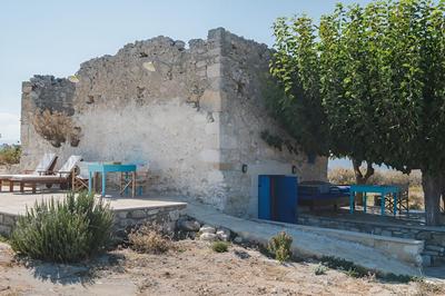 Karavos View - A Unique Artists' Hideaway Paradise