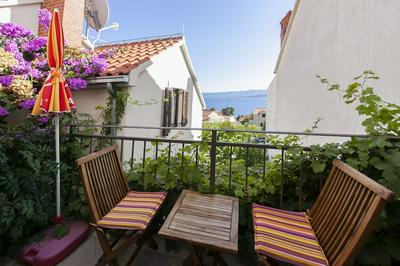 Ton - 200m From the sea - A2