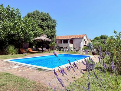 House Risika - Wellness & Privacy