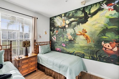 Hakuna Hideaway: 5 Mi To Disney! 1st Floor, Lion King Room & Resort Pool 3 Bedroom Condo