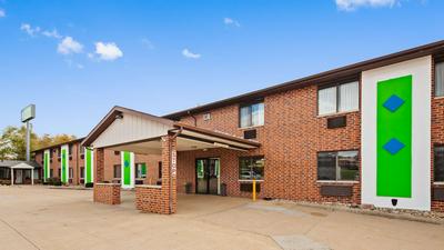 Ramada by Wyndham Cedar Rapids South