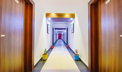 FabHotel Pentagon Next