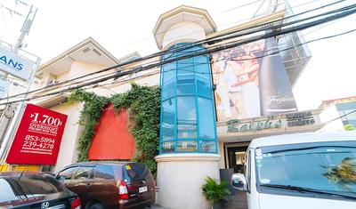 RedDoorz Plus near Naia Expressway