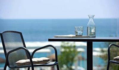 Lichnos Beach Hotel & Suites