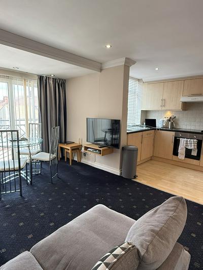 Granada Apartments Queens Mansions