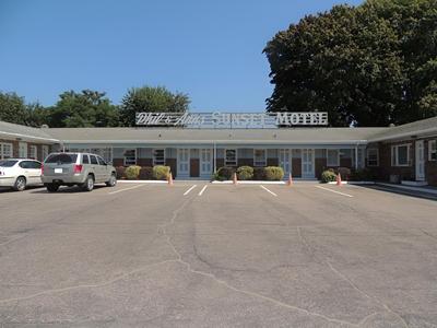 Phil & Anns Sunset Motel