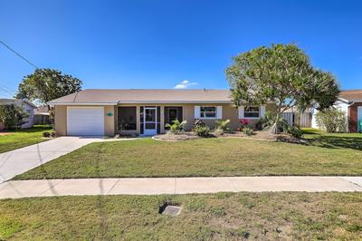 Pet-friendly Merritt Island Home w/ Heated Pool