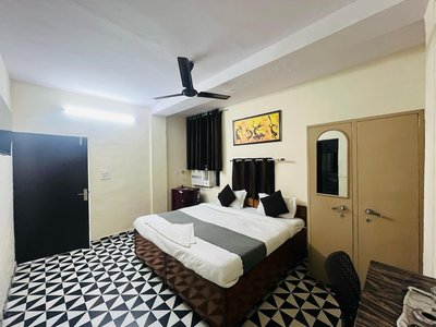 Roomshala Hotel South Embassy
