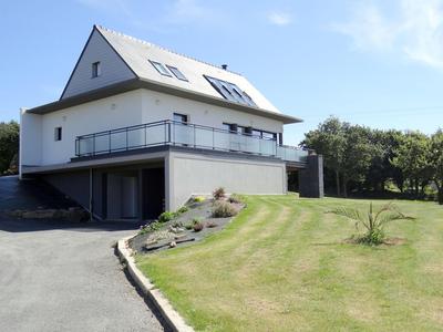 Holiday Home With sea Views, St. Nic