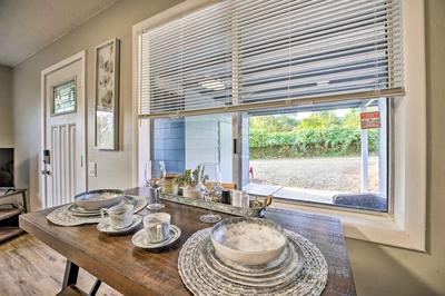 Cozy Roseburg Home w/ Fire Pit + Gas Grill!