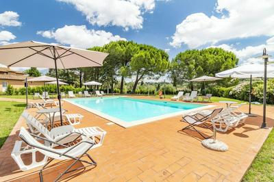 Ribes Family Apt Shared Pool,volterra