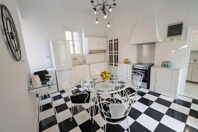 Akanthos Poros Chic Seaside Retreat Built in 1904