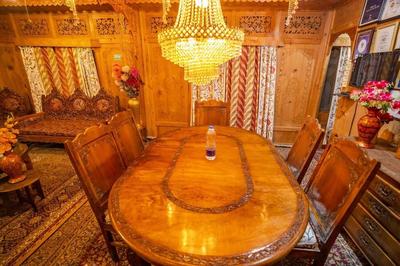 N Mumbai Group Of House Boat