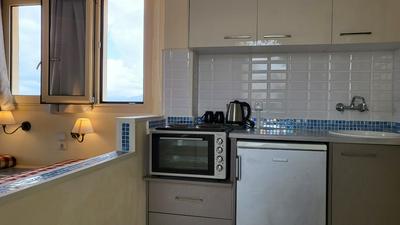 2 Bed Apartment - Sleeps 8 - Pool, Patio, Views